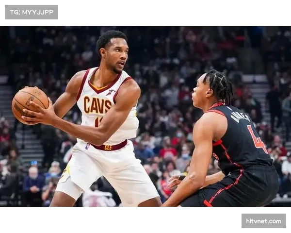 莫布利防守端持续进化 成骑士内线防守核心